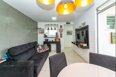 Apartamento à venda com 74m², 3 quartos e 1 vaga Apartamento à venda com 74m², 3 quartos e 1 vagaSala