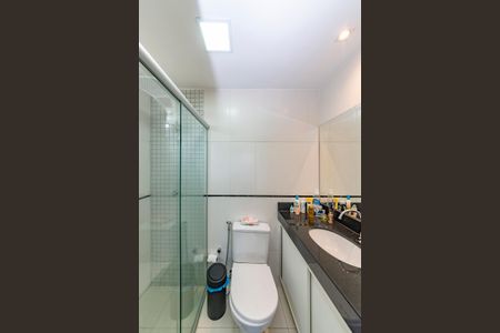 Apartamento à venda com 74m², 3 quartos e 1 vaga Apartamento à venda com 74m², 3 quartos e 1 vagaBanheiro da Suíte