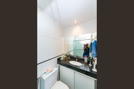 Apartamento à venda com 74m², 3 quartos e 1 vaga Apartamento à venda com 74m², 3 quartos e 1 vagaBanheiro da Suíte