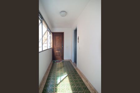 Apartamento à venda com 140m², 3 quartos e 1 vaga Apartamento à venda com 140m², 3 quartos e 1 vagaHall Elevador