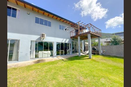 Casa para alugar com 450m², 3 quartos e 4 vagasFachada
