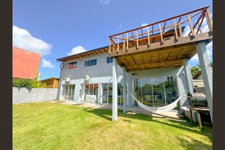 Casa para alugar com 450m², 3 quartos e 4 vagasFachada