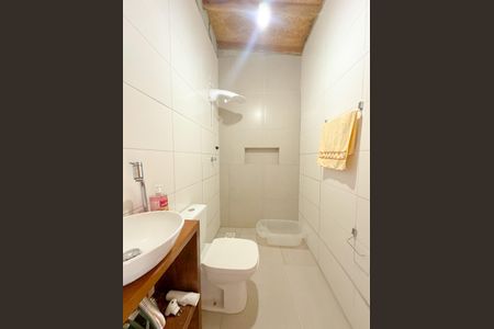 Casa para alugar com 450m², 3 quartos e 4 vagasBanheiro da Suíte 2