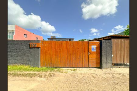 Casa para alugar com 450m², 3 quartos e 4 vagasFachada