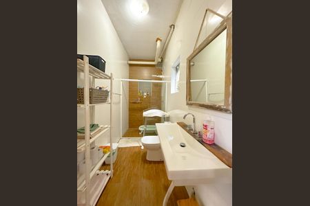 Casa para alugar com 450m², 3 quartos e 4 vagasBanheiro