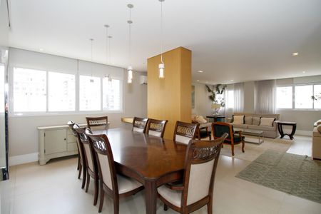 Apartamento à venda com 222m², 3 quartos e 2 vagasSala de Jantar