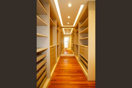 Apartamento à venda com 222m², 3 quartos e 2 vagasCloset da Suíte