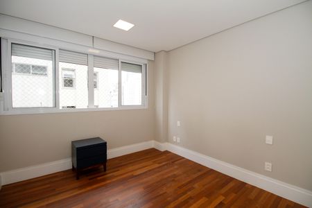 Apartamento à venda com 222m², 3 quartos e 2 vagasQuarto 2