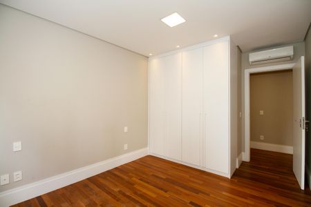 Apartamento à venda com 222m², 3 quartos e 2 vagasQuarto 2