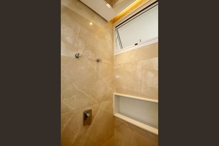 Apartamento à venda com 222m², 3 quartos e 2 vagasBanheiro da Suíte (Chuveiro 2)