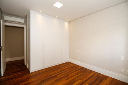 Apartamento à venda com 222m², 3 quartos e 2 vagasQuarto 1