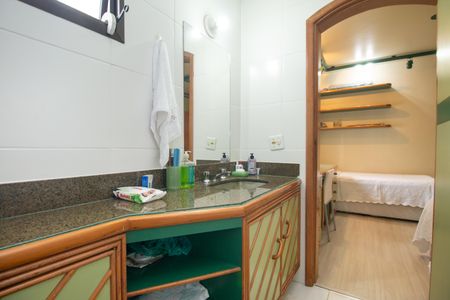 Apartamento à venda com 240m², 3 quartos e 3 vagasBanheiro 1