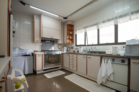 Apartamento à venda com 240m², 3 quartos e 3 vagasCozinha