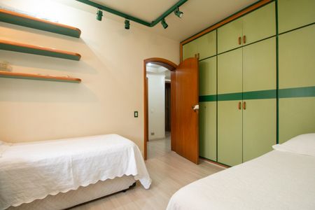 Apartamento à venda com 240m², 3 quartos e 3 vagasQuarto 2