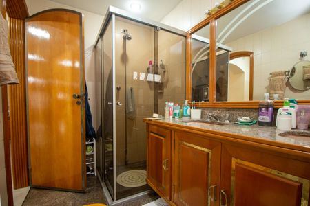 Apartamento à venda com 240m², 3 quartos e 3 vagasBanheiro 2