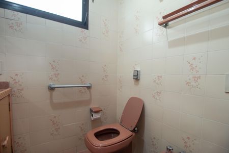 Apartamento à venda com 240m², 3 quartos e 3 vagasBanheiro 4