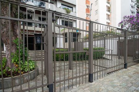 Apartamento à venda com 240m², 3 quartos e 3 vagasFachada