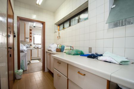 Apartamento à venda com 240m², 3 quartos e 3 vagasLavanderia