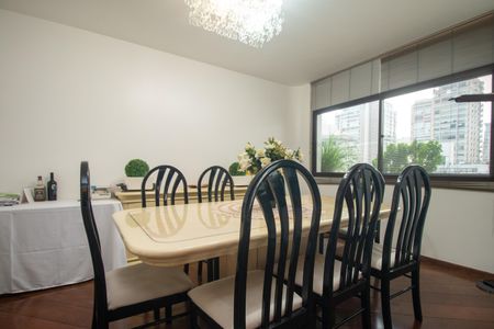 Apartamento à venda com 240m², 3 quartos e 3 vagasCopa