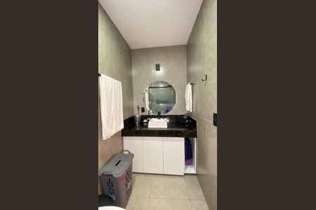 Apartamento à venda com 82m², 3 quartos e 1 vaga Apartamento à venda com 82m², 3 quartos e 1 vagaBanheiro