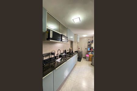 Apartamento à venda com 82m², 3 quartos e 1 vaga Apartamento à venda com 82m², 3 quartos e 1 vagaCozinha e Área de Serviço