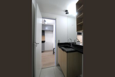 Banheiro de kitnet/studio à venda com 1 quarto, 28m² em Moema, São Paulo