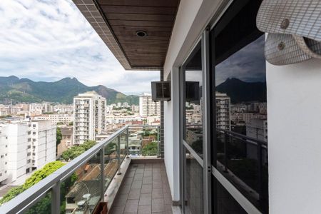 Apartamento à venda com 170m², 3 quartos e 2 vagasVaranda Suíte e Quarto 1