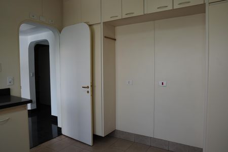 Apartamento para alugar com 321m², 5 quartos e 4 vagasCozinha