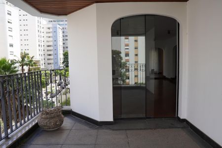 Apartamento para alugar com 321m², 5 quartos e 4 vagasVaranda