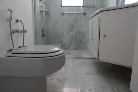 Apartamento para alugar com 321m², 5 quartos e 4 vagasBanheiro da Suite 3