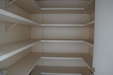 Apartamento para alugar com 321m², 5 quartos e 4 vagasDespensa