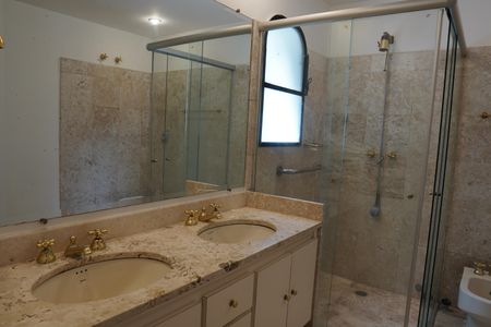 Apartamento para alugar com 321m², 5 quartos e 4 vagasBanheiro da Suíte 2