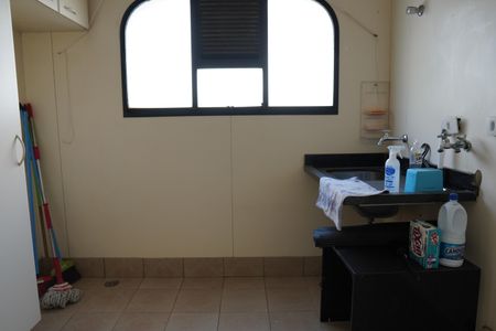 Apartamento para alugar com 321m², 5 quartos e 4 vagasÁrea de Serviço