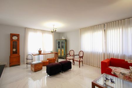 Apartamento à venda com 265m², 4 quartos e 2 vagasSala