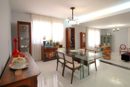 Apartamento à venda com 265m², 4 quartos e 2 vagasSala de Jantar