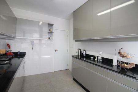 Apartamento à venda com 265m², 4 quartos e 2 vagasCozinha