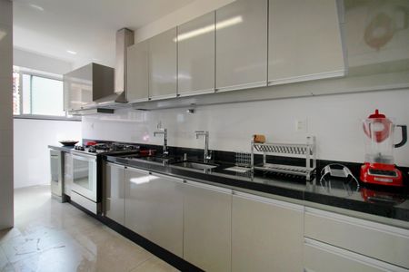 Apartamento à venda com 265m², 4 quartos e 2 vagasCozinha