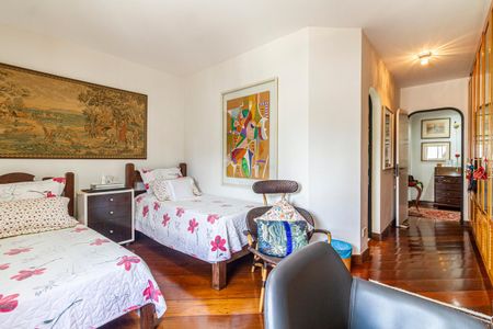 Apartamento à venda com 321m², 3 quartos e 4 vagasSuíte 2