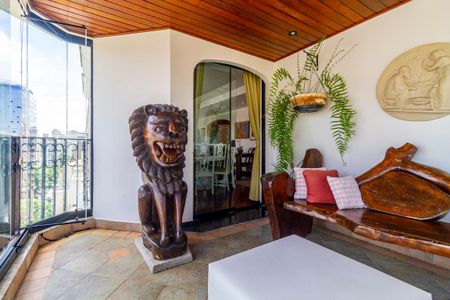 Apartamento à venda com 321m², 3 quartos e 4 vagasVaranda