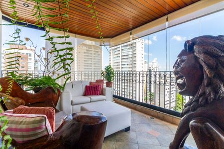 Apartamento à venda com 321m², 3 quartos e 4 vagasVaranda