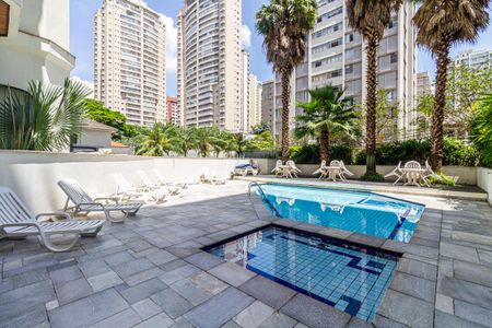 Apartamento à venda com 321m², 3 quartos e 4 vagasÁrea comum - Piscina