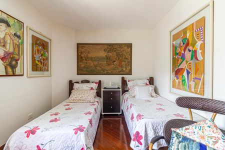 Apartamento à venda com 321m², 3 quartos e 4 vagasSuíte 2