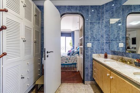 Apartamento à venda com 321m², 3 quartos e 4 vagasBanheiro da Suíte 3