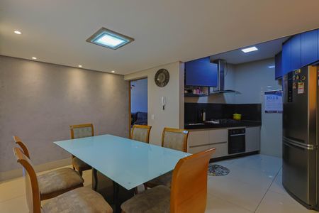 Apartamento à venda com 115m², 2 quartos e 1 vagaCozinha e Copa