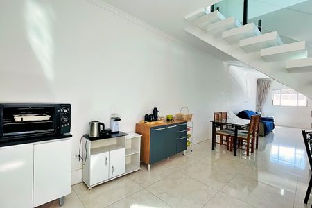 Casa à venda com 150m², 3 quartos e 2 vagas Casa à venda com 150m², 3 quartos e 2 vagasCozinha