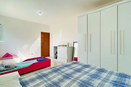 Casa à venda com 150m², 3 quartos e 2 vagas Casa à venda com 150m², 3 quartos e 2 vagasQuarto