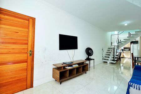 Casa à venda com 150m², 3 quartos e 2 vagas Casa à venda com 150m², 3 quartos e 2 vagasSala