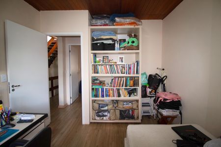 Casa à venda com 250m², 3 quartos e 2 vagas Casa à venda com 250m², 3 quartos e 2 vagasQuarto 1