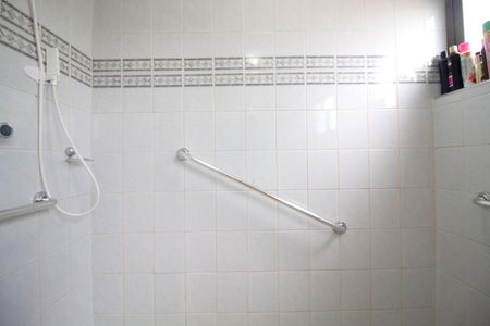 Casa à venda com 250m², 3 quartos e 2 vagas Casa à venda com 250m², 3 quartos e 2 vagasBanheiro da Suíte