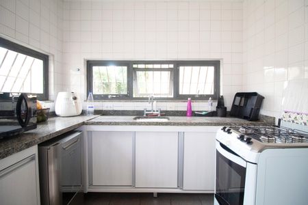 Casa à venda com 250m², 3 quartos e 2 vagas Casa à venda com 250m², 3 quartos e 2 vagasCozinha